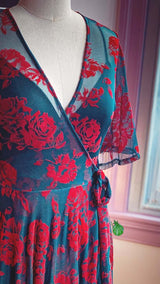 Roses and Mesh Dress or Robe